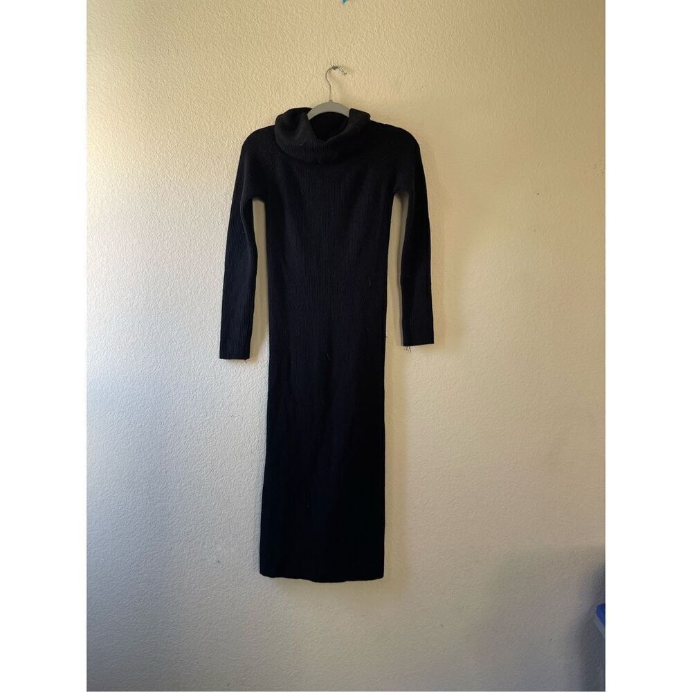 Lulus black turtle neck sweater dress size small‎
